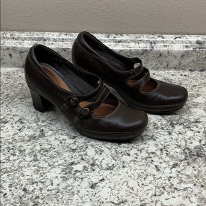 Clarks Artisan heels 7 1/2 M